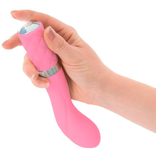 Sassy Luxurious G-Spot Massager, G-Punkt Vibrator von Pillow Talk bedient